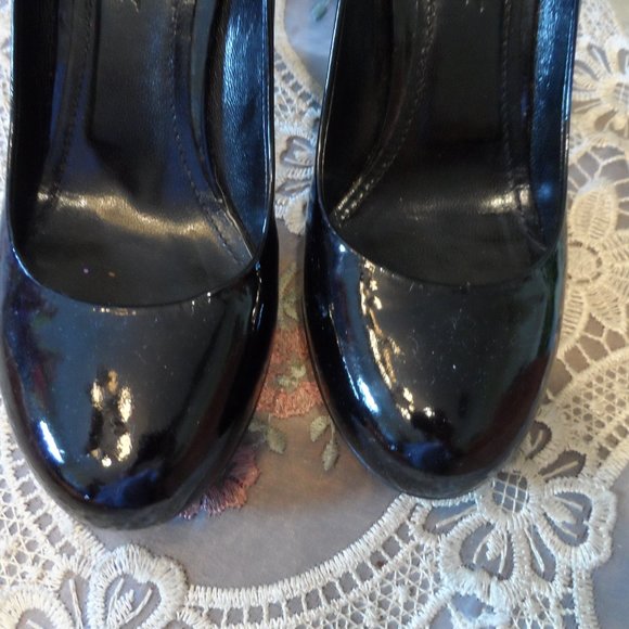 Burberry Black Patent Leather Quited Heels Pumps Size 36.5M - Picture 4 of 14